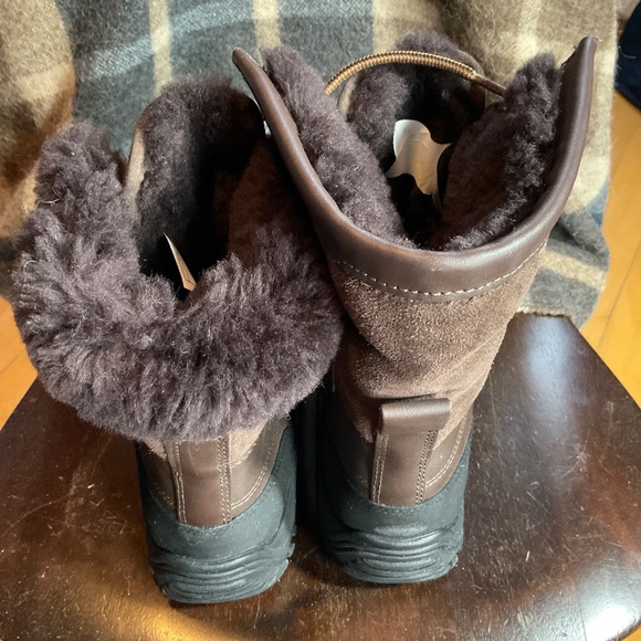 Ugg Adirondack Boots size 8 NWT Brown - Picture 3 of 8